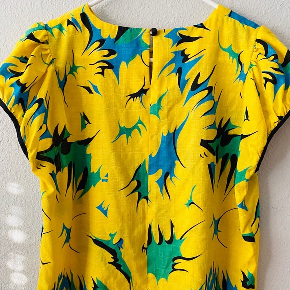Retro 90's Style Vibrant Yellow Green Abstract Top - Picture 9 of 9